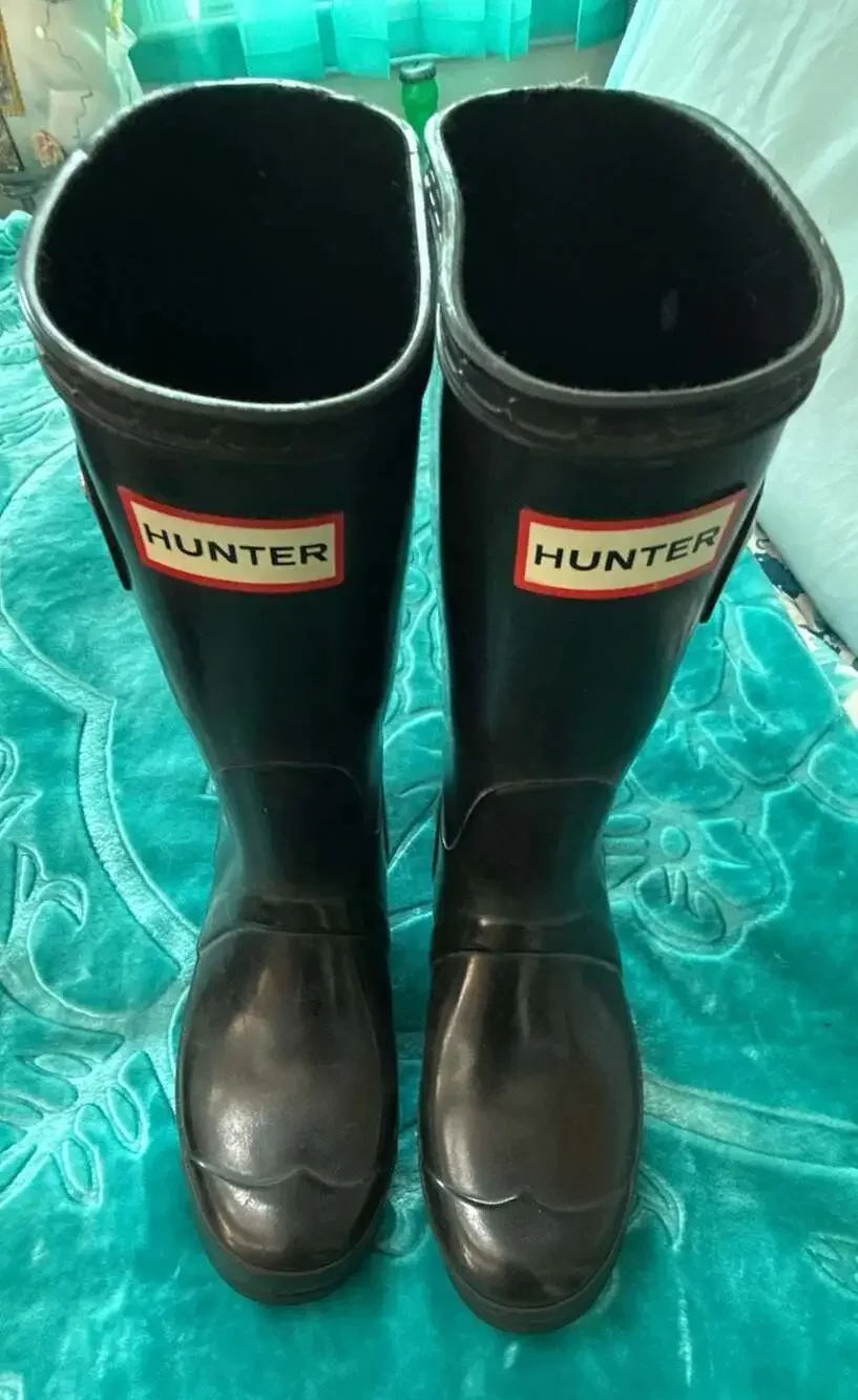 Hunter Original Gloss Short Black Rain Boots with Faux Fur Liners